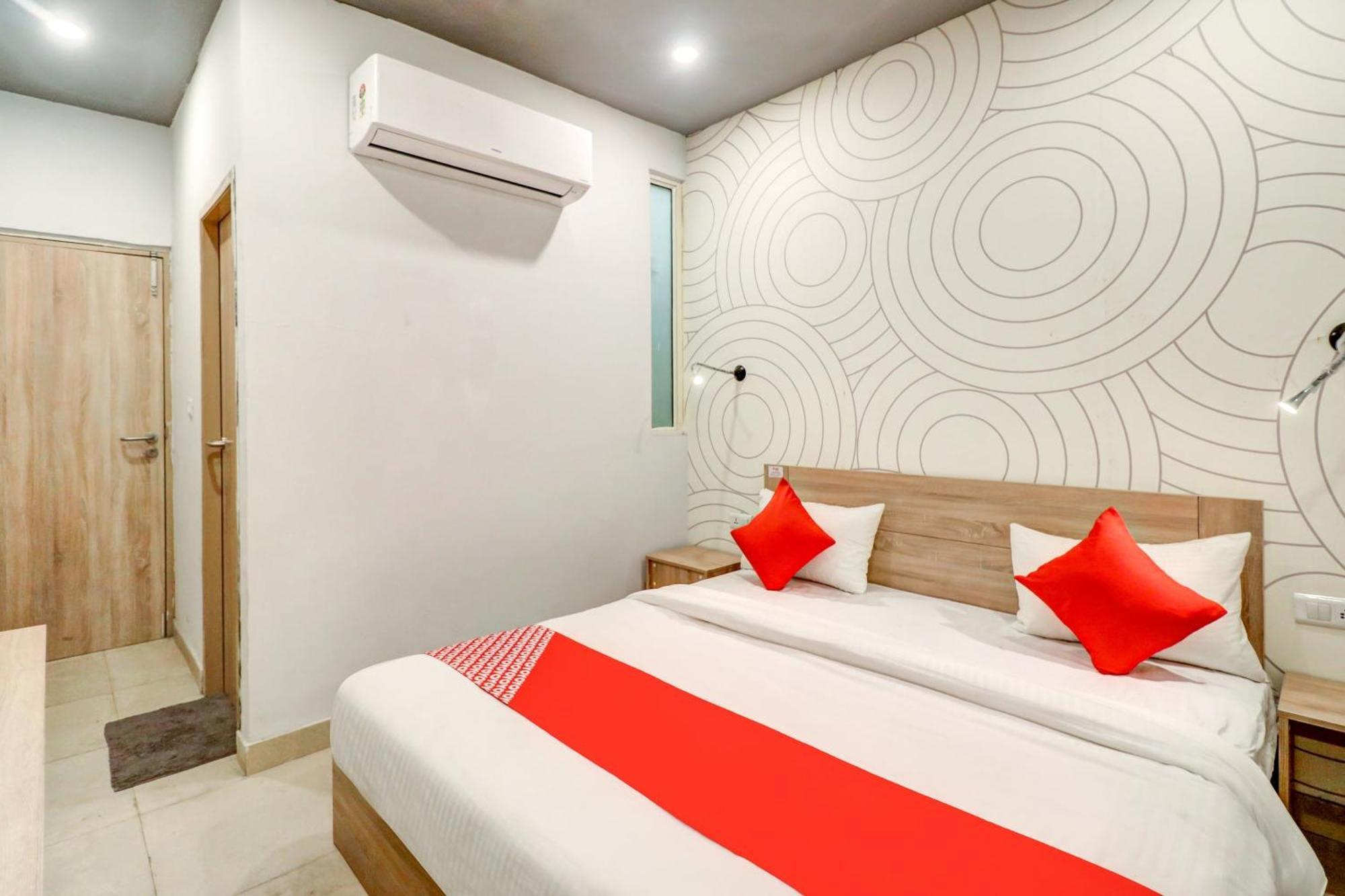 Hotel O Jps Grand Hotel New Delhi Buitenkant foto