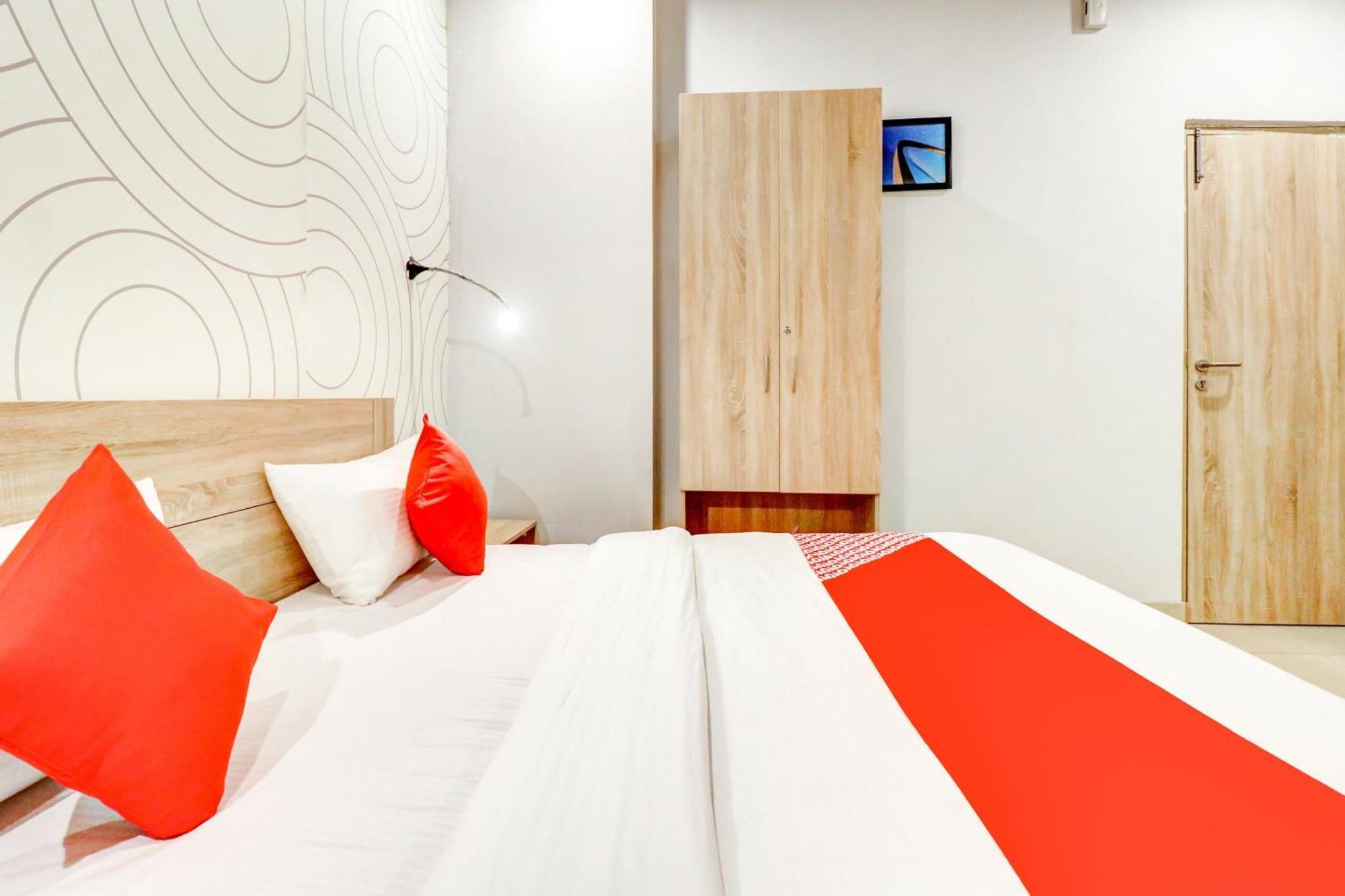 Hotel O Jps Grand Hotel New Delhi Buitenkant foto